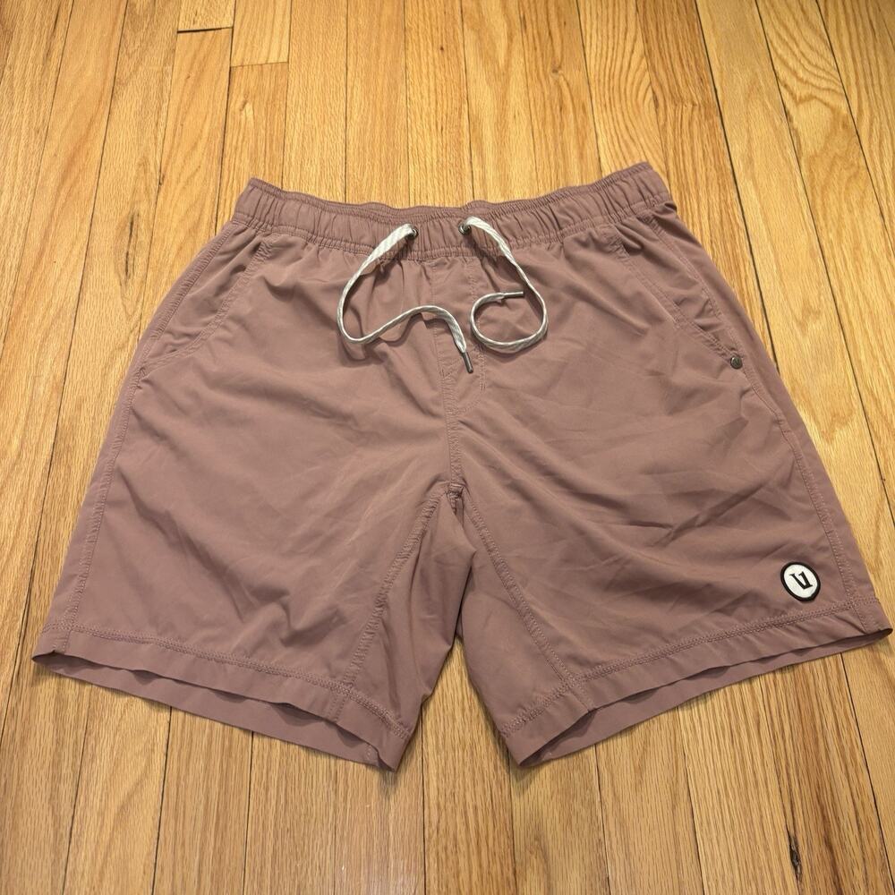 Vuori Kore Shorts Men’s Size M Lined Athletic Performance Gym Short Salmon Pink